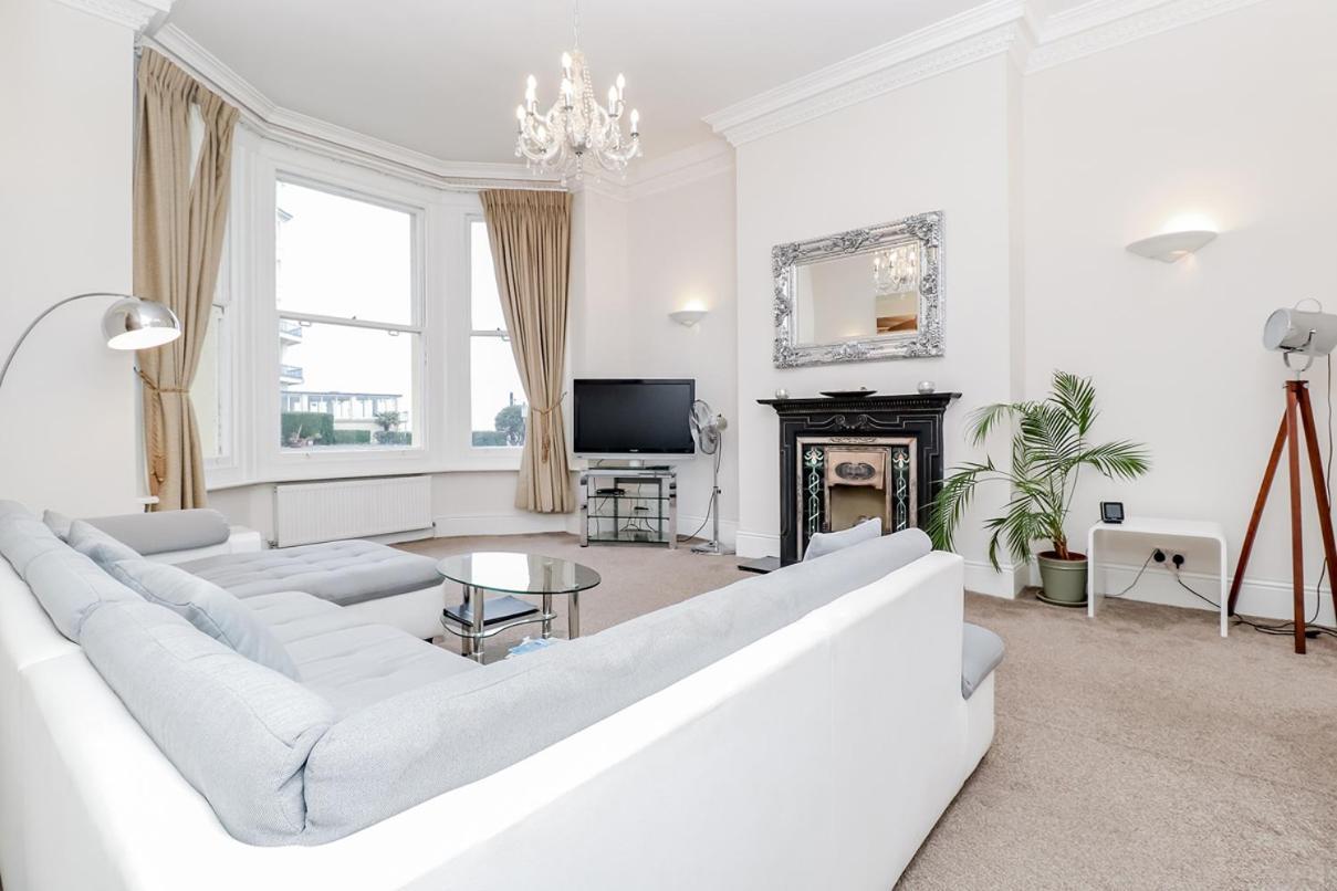 Apartment 3 Queens Gardens Sea View Eastbourne