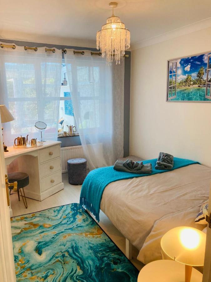 Stunning Seafront House With Garden And Private Parking Eastbourne