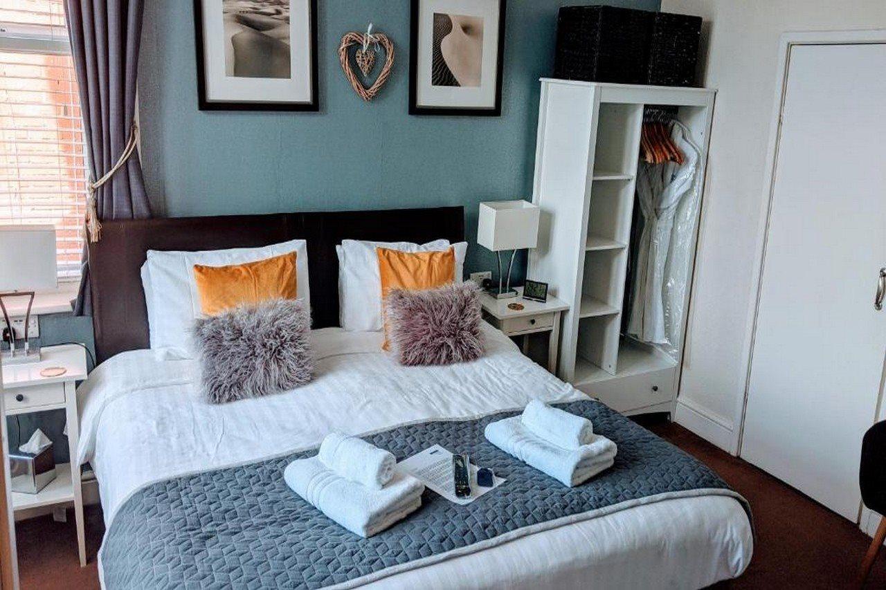 Ebor Guest house 3*