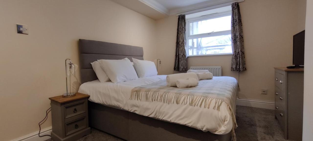Apartment 6 Queens Gardens *