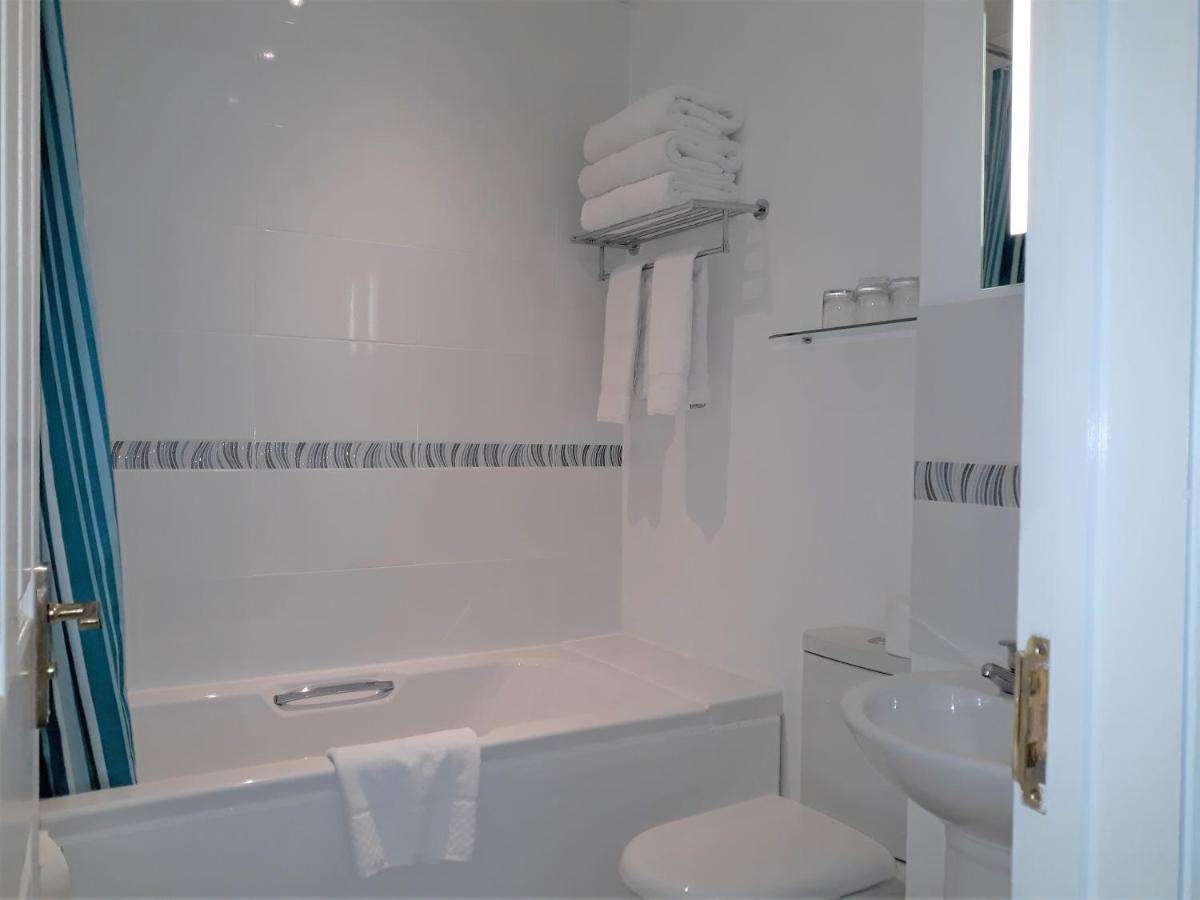 Breakers Bed & Breakfast Eastbourne