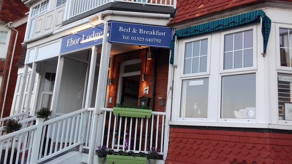 Guest house Ebor 3*