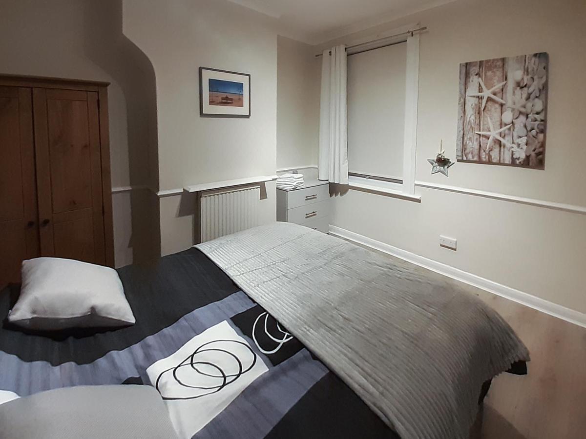 Welcoming 4 Bed In Eastbourne