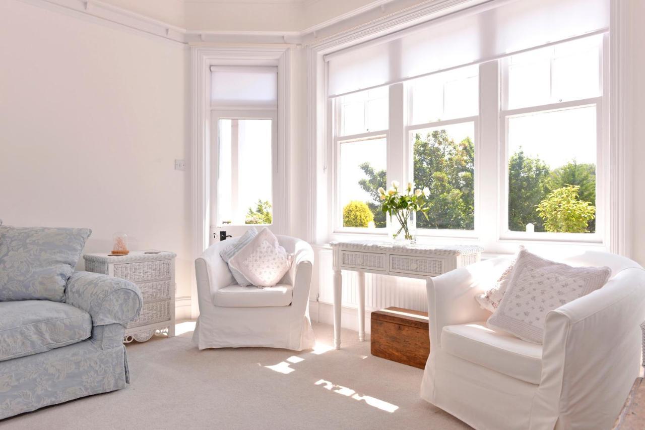Apartment Veranda Views - Garden Flat With Scenic Views *