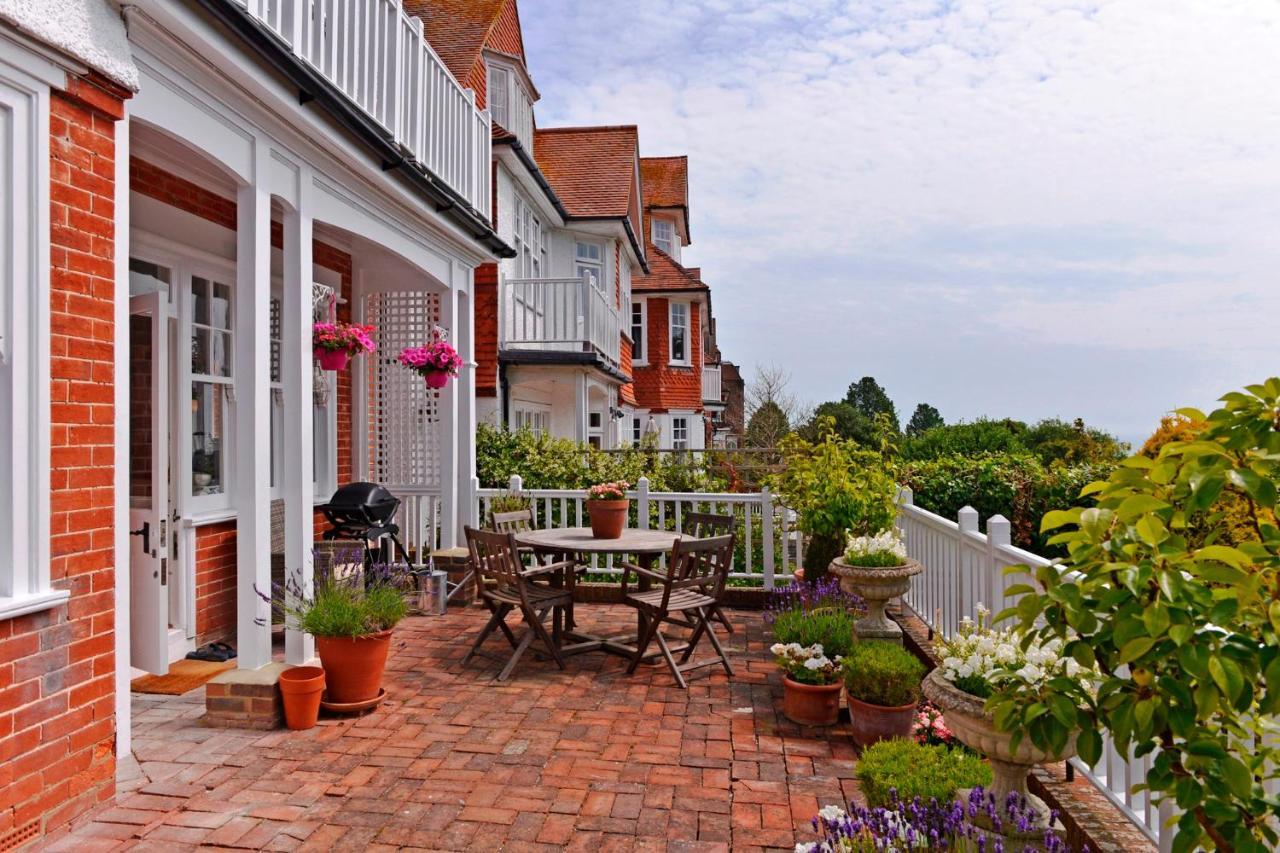 Apartment Veranda Views - Garden Flat With Scenic Views *