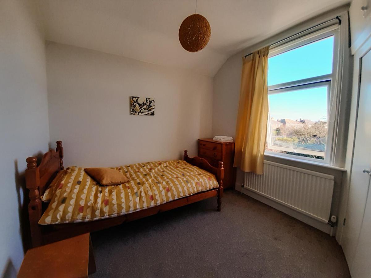 Welcoming 4 Bed In Holiday home