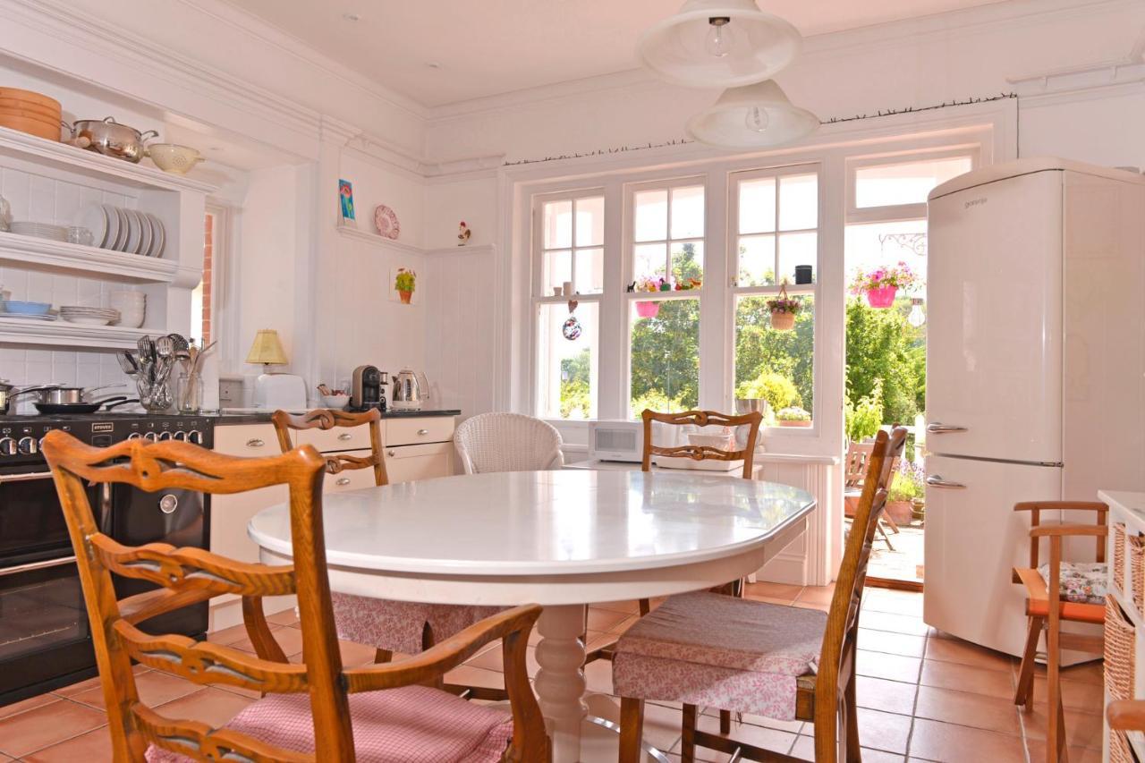 Veranda Views - Garden Flat With Scenic Views *