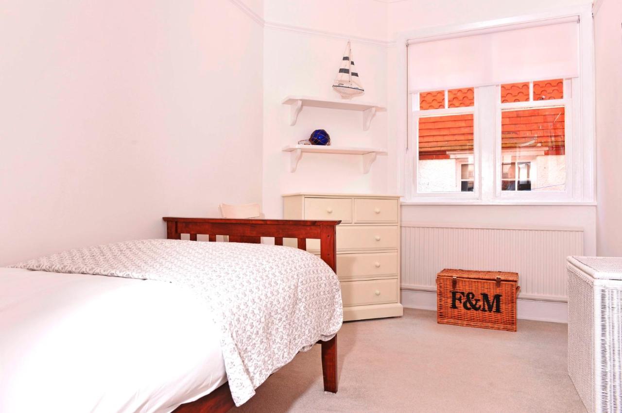 Veranda Views - Garden Flat With Scenic Views