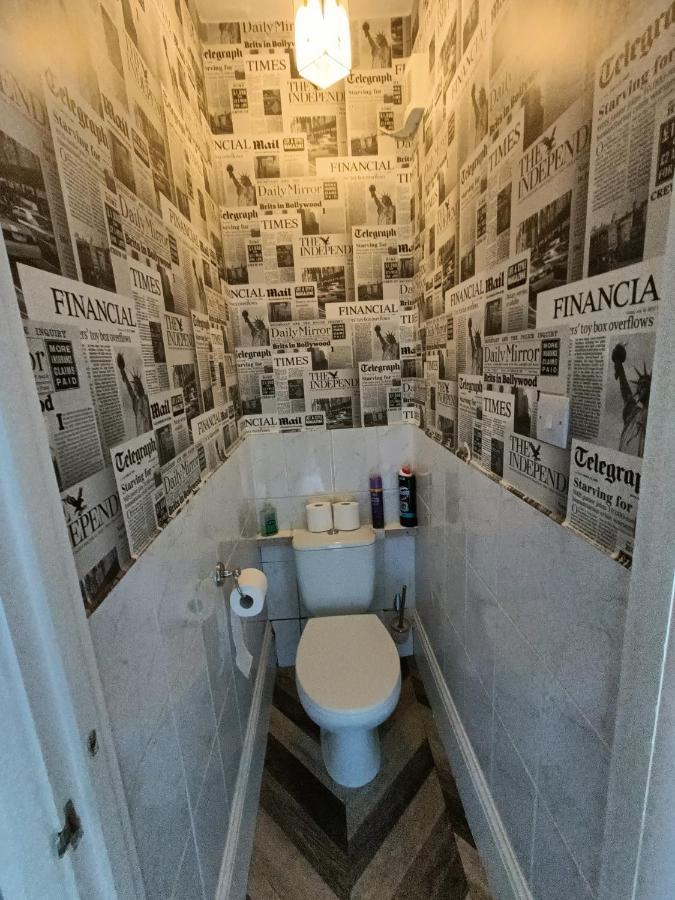Swish **** Free Carpark **** Train Station 2 Mins Apartment *