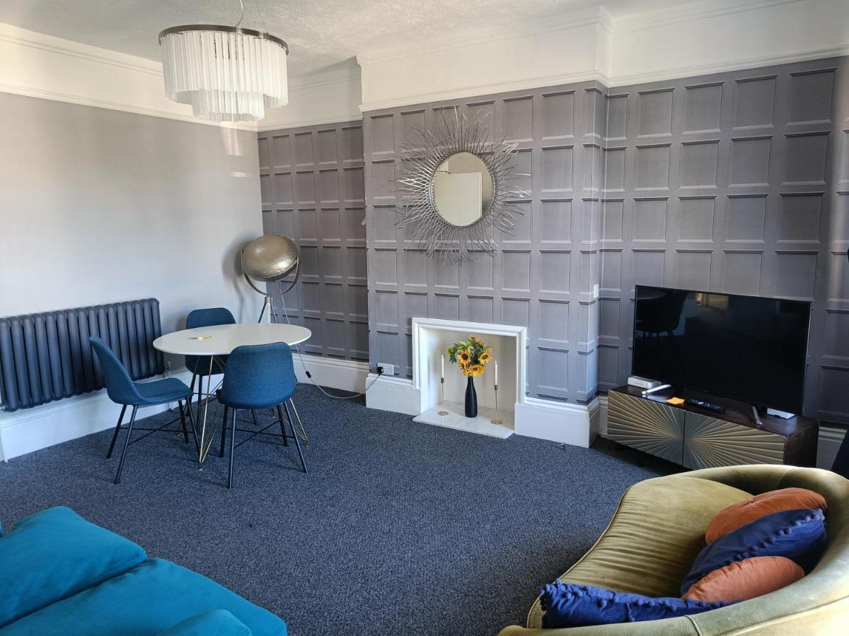 Swish **** Free Carpark **** Train Station 2 Mins Apartment Eastbourne