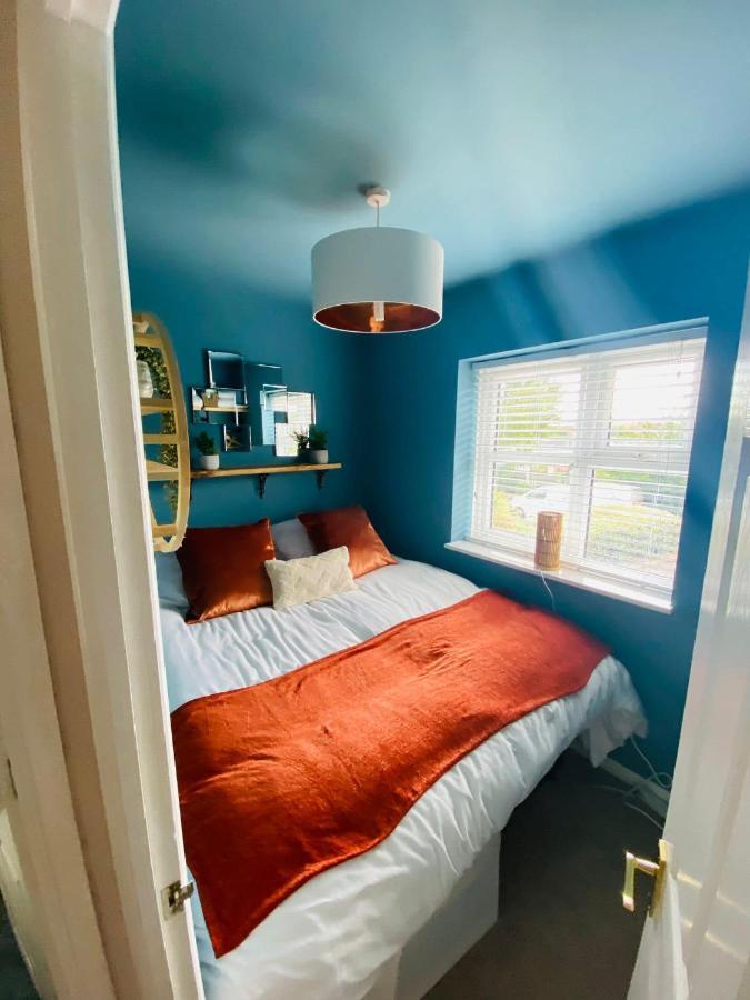 Coastal 2 Bedroom Maisonette With Parking Holiday home *