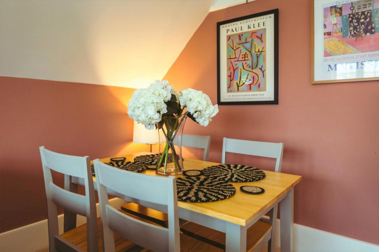 Saffrons Sunset - Central, Chic 2nd Floor Flat Eastbourne