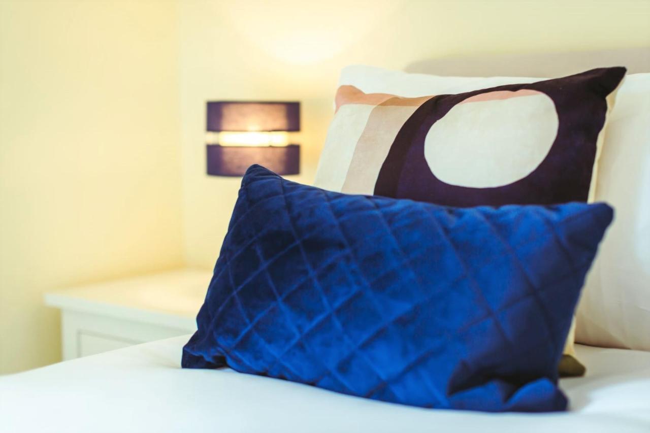 Saffrons Sunset - Central, Chic 2nd Floor Flat Apartment *
