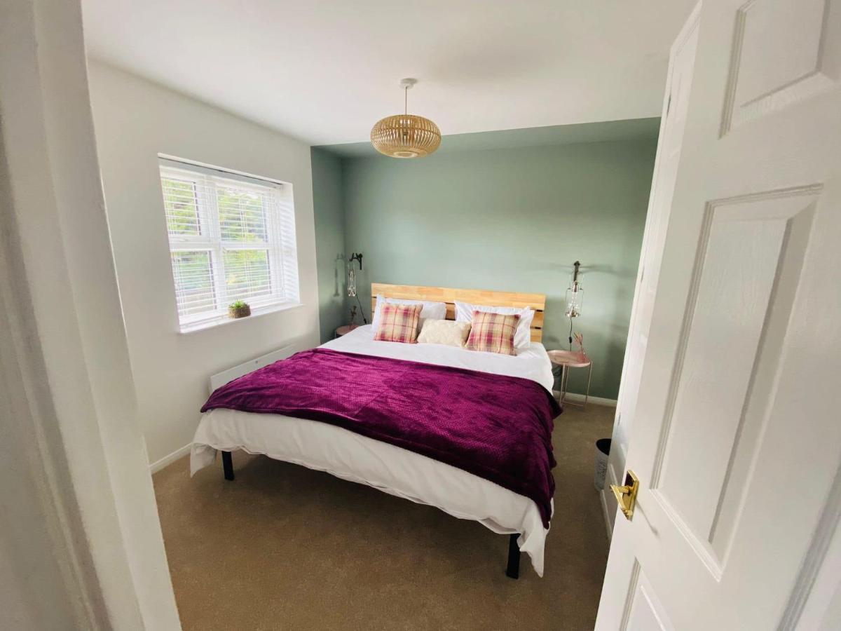 Holiday home Coastal 2 Bedroom Maisonette With Parking *