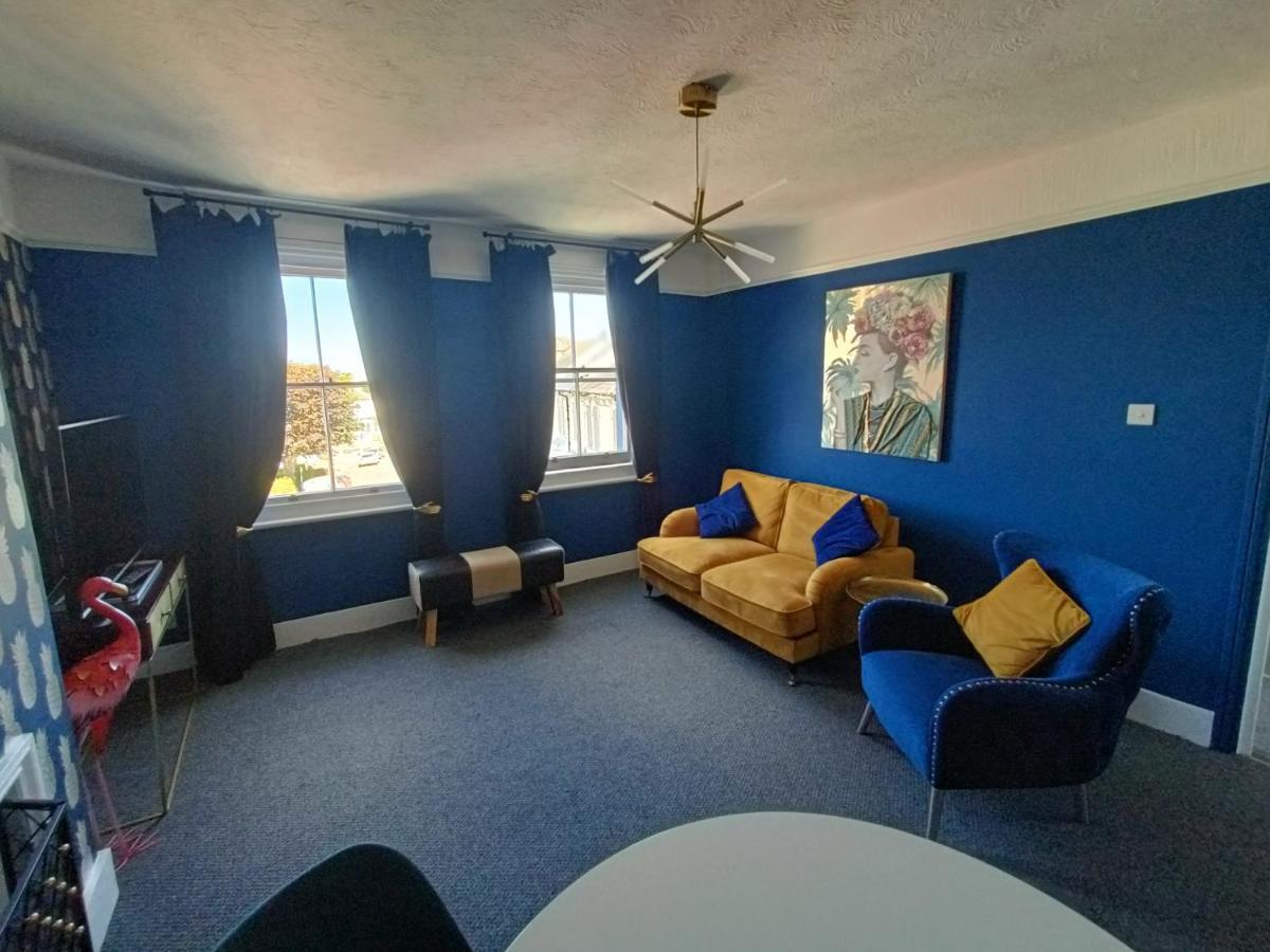 Swanky Pad-free Carpark. E-car Charger. Train Station 2m Walking * Eastbourne