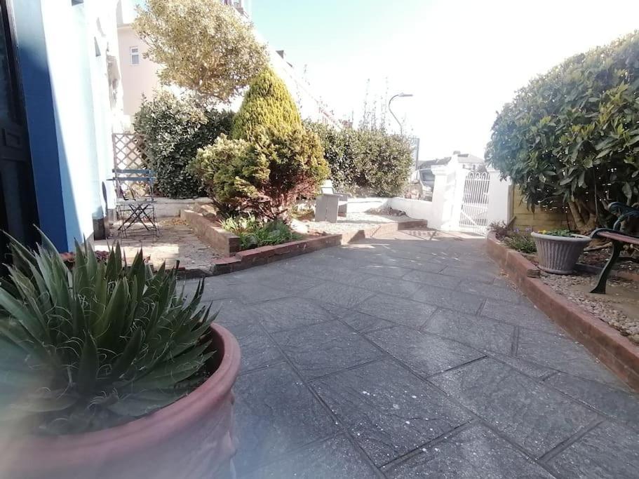 Swanky Pad-free Carpark. E-car Charger. Train Station 2m Walking * Eastbourne