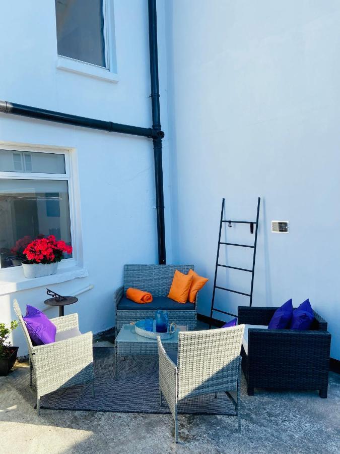 Holiday home Funky Cozy With Outside Space