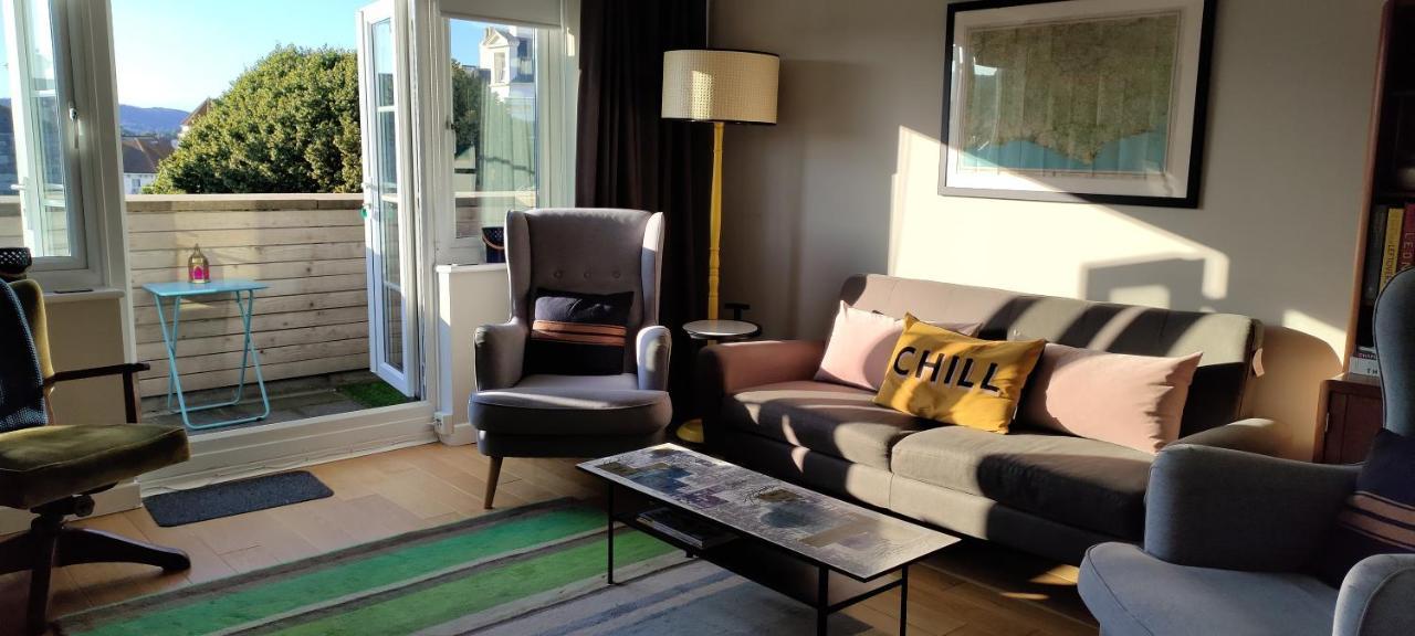 Apartment Dress Circle