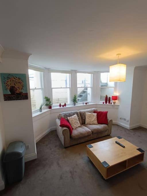 Apartment Seafront In