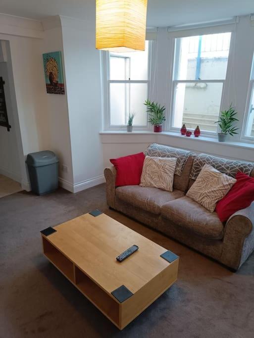 Apartment Seafront In