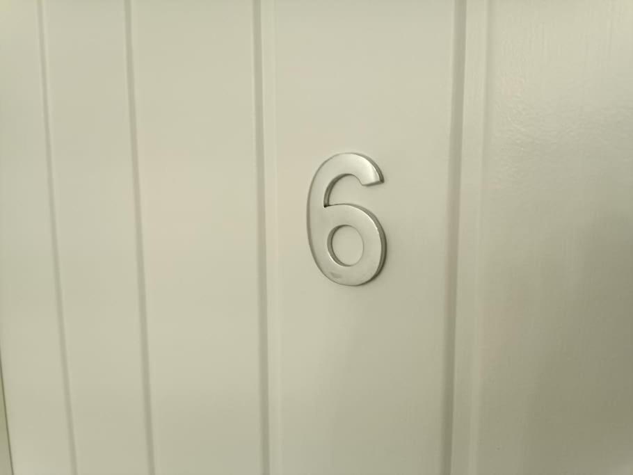 Apartment Bourne Street No 6 - 2nd Floor Ensuite Near Beach *