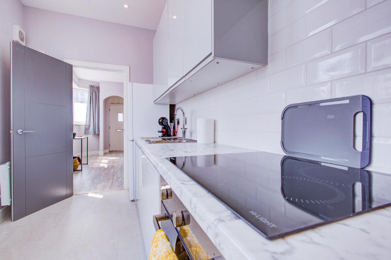 Spacious And Modern 1 Bed 1 Bath In The Heart Of