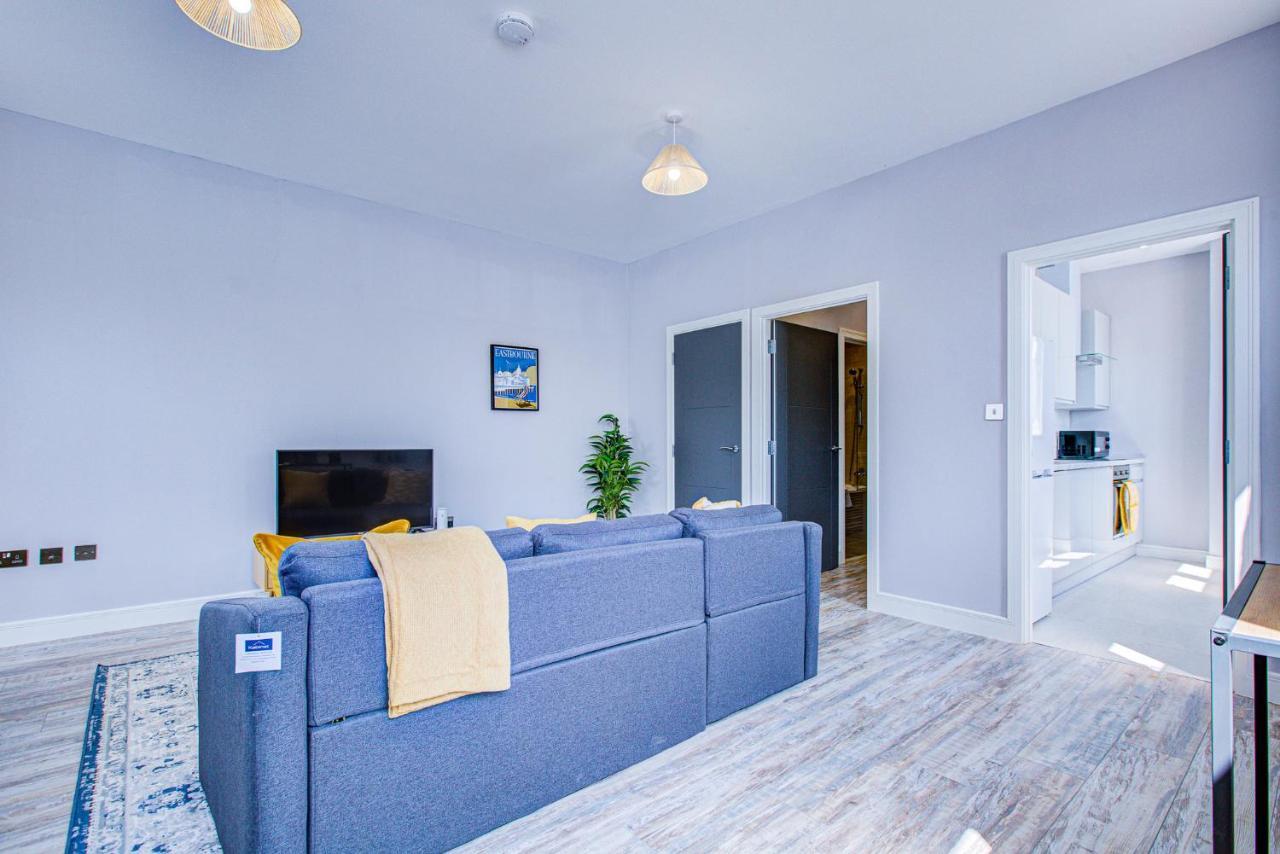 Spacious And Modern 1 Bed 1 Bath In The Heart Of *