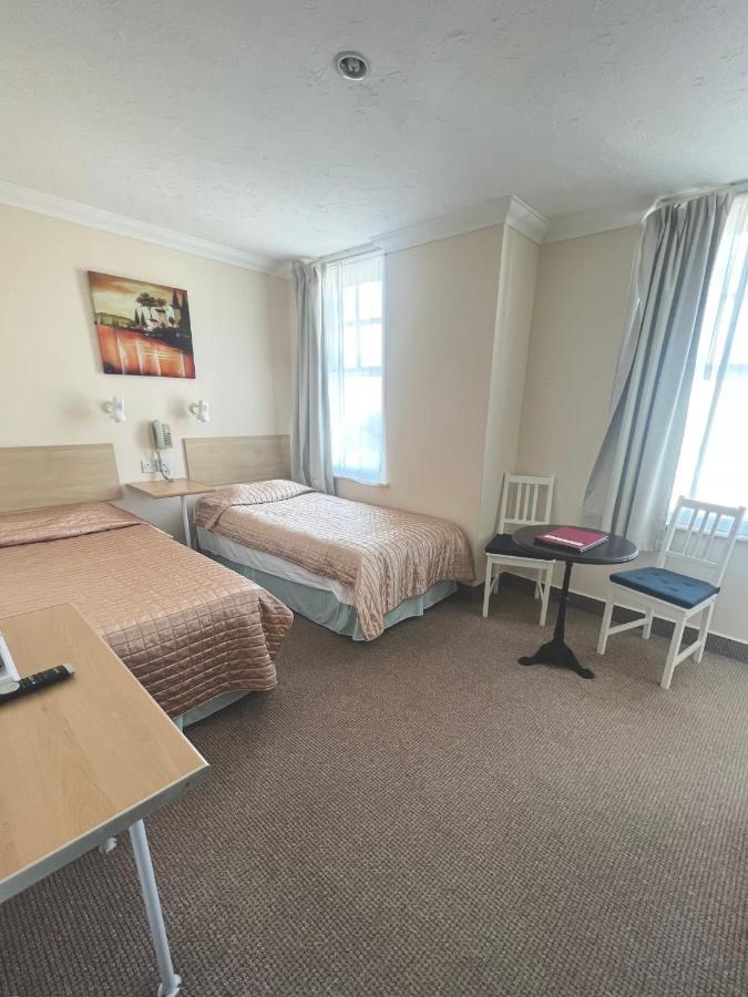 Riviera 3*