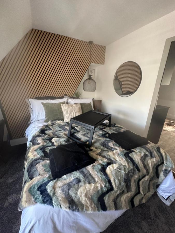 Boutique Nights Willow Aparthotel