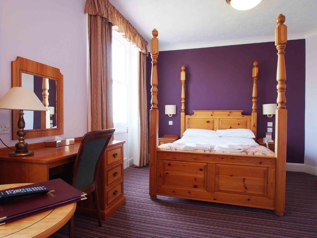 The Chatsworth 5*