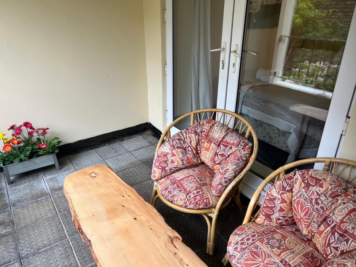 One Queens Gardens, Sea View Apartment, Eastbourne. *
