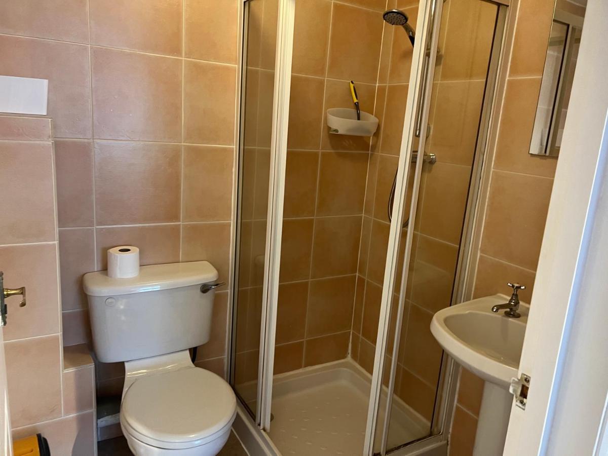 One Queens Gardens, Sea View Apartment, Eastbourne. Apartment *