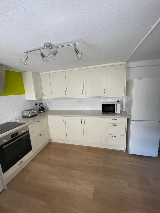 Garden Flat In 'little Chelsea'
