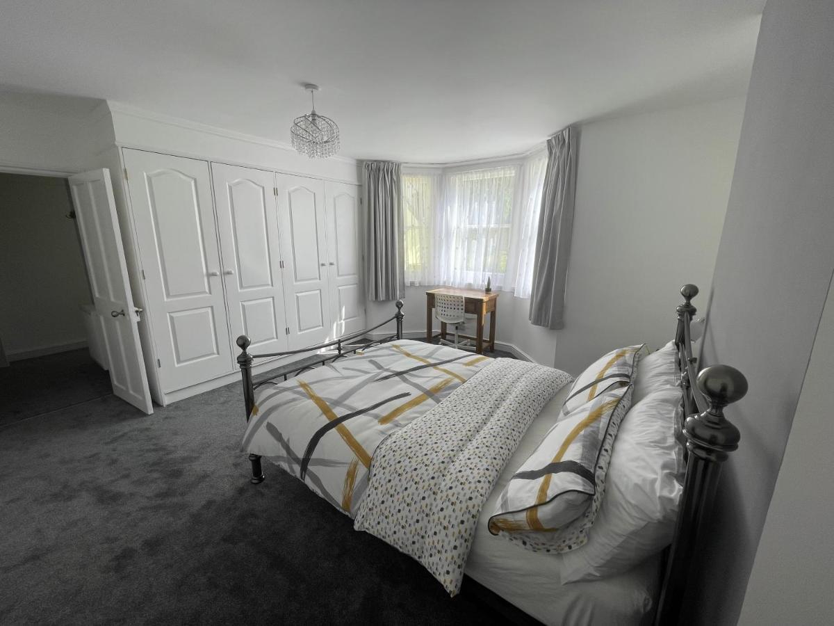 Garden Flat In 'little Chelsea' Apartment