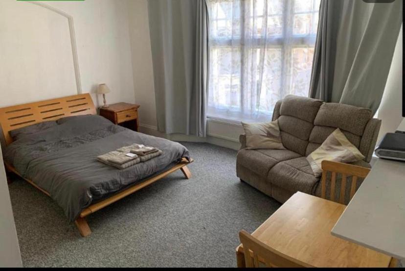 Studio Town Centre Apartment Eastbourne