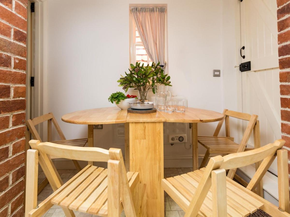 2 Bed In Ehc20 * Eastbourne