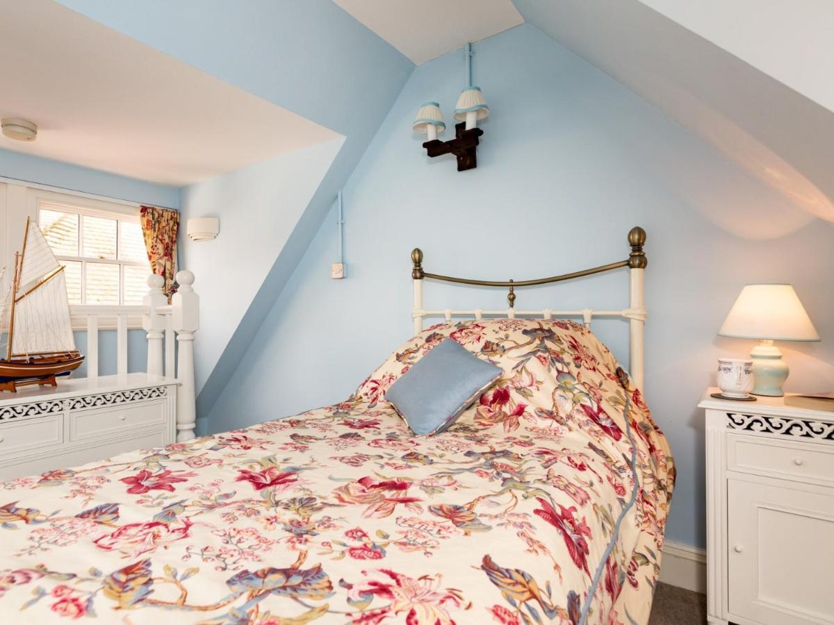 2 Bed In Ehc20 Eastbourne