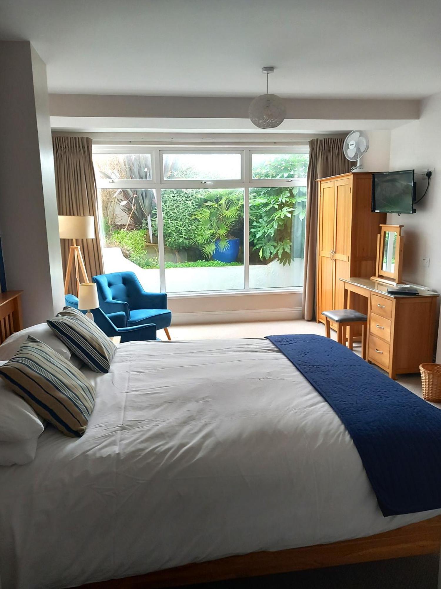 Breakers Bed & Breakfast Eastbourne