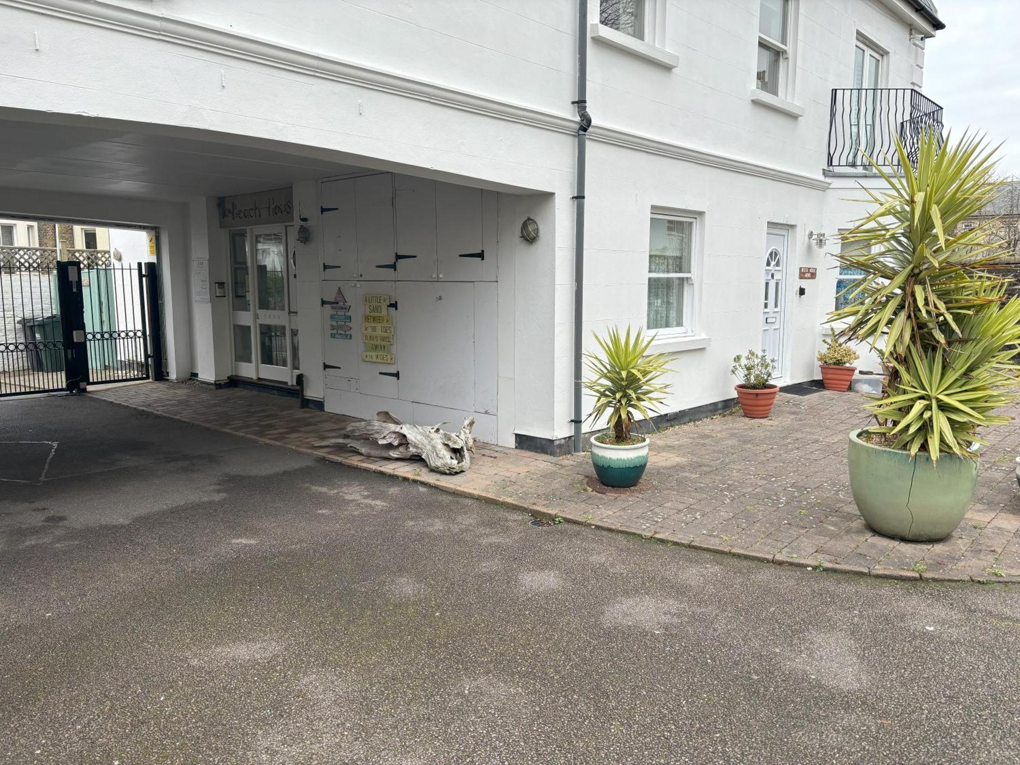 The House Apartment Eastbourne