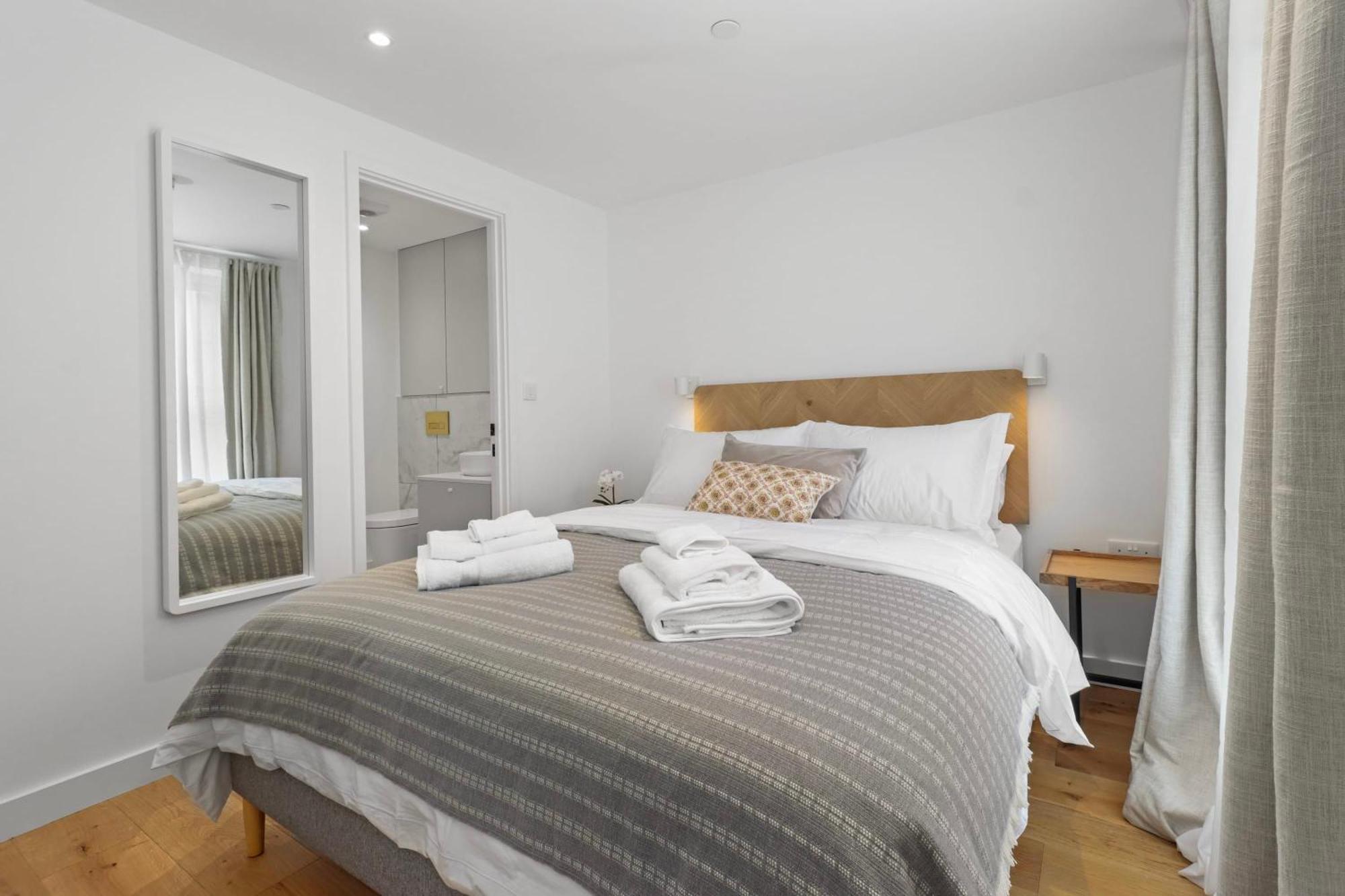 Tranquil Retreat In Modern With All Amenities