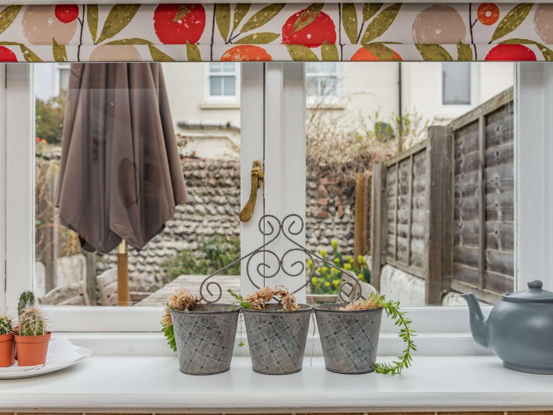 2 Bed In Ehc06 * Eastbourne