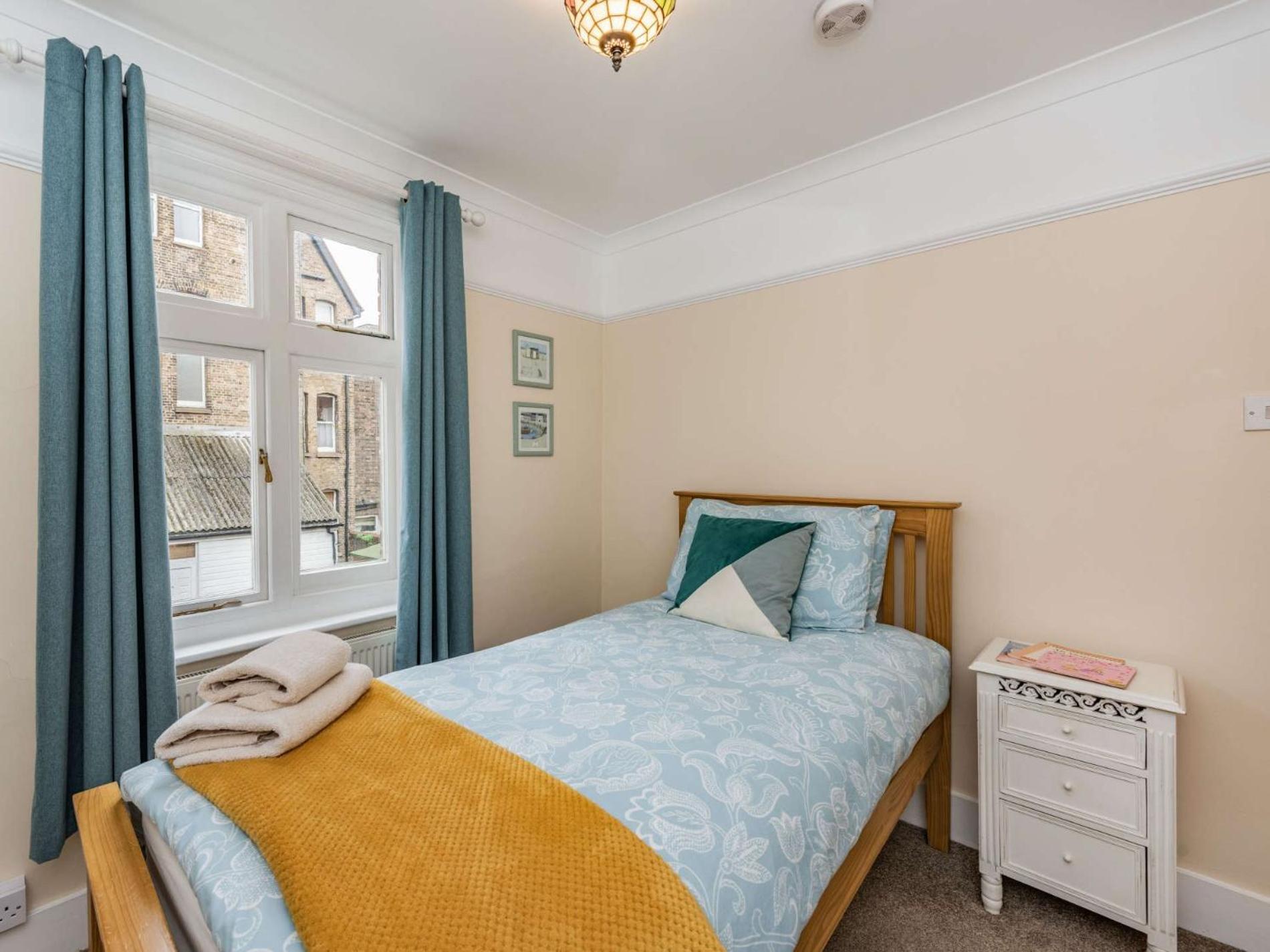 2 Bed In Ehc06 *