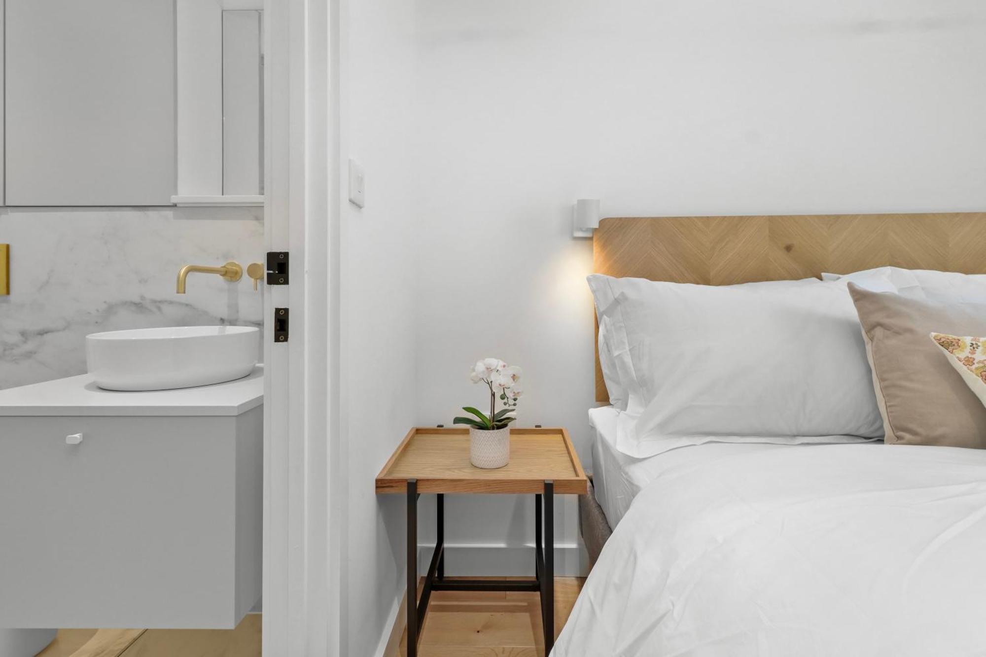 Urban Chic Meets Coastal Charm Ideal Getaway Apartment *