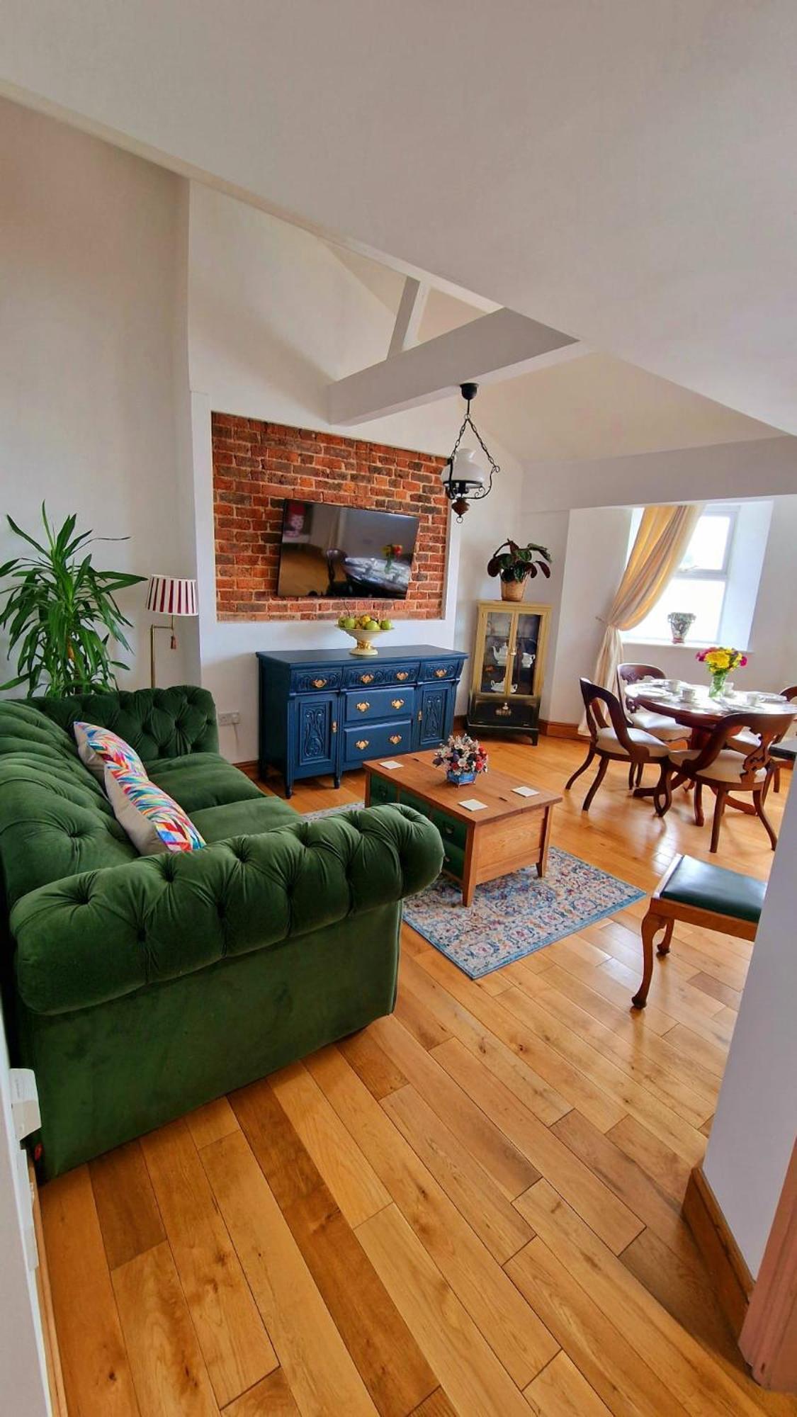 The Three Musketeers, Aramis Apartment
