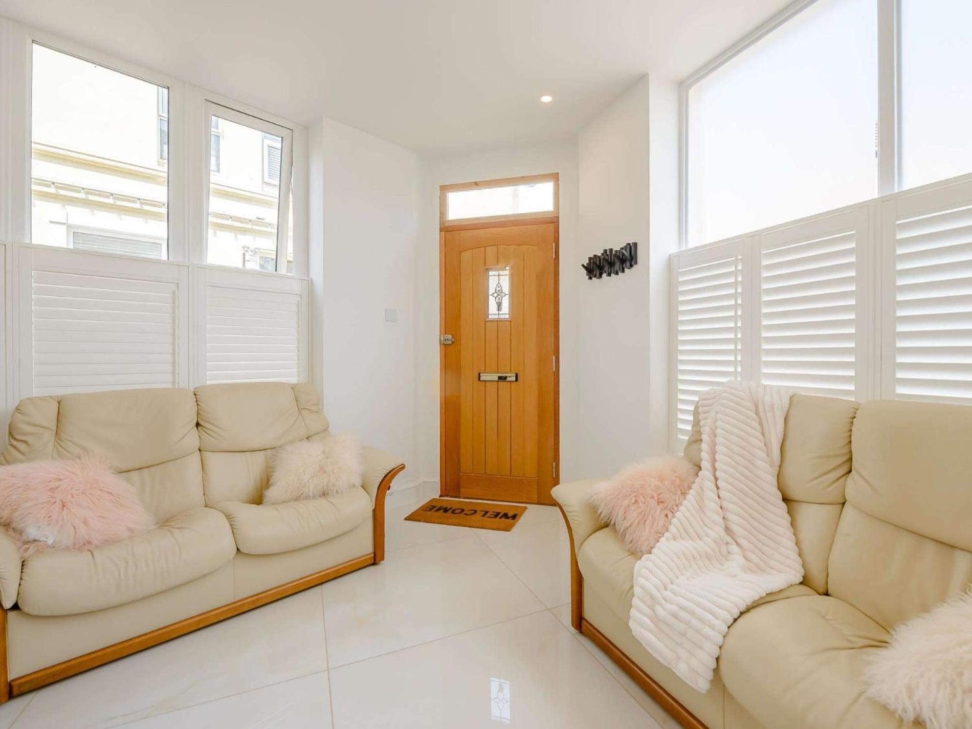 2 Bed In 88874 Eastbourne