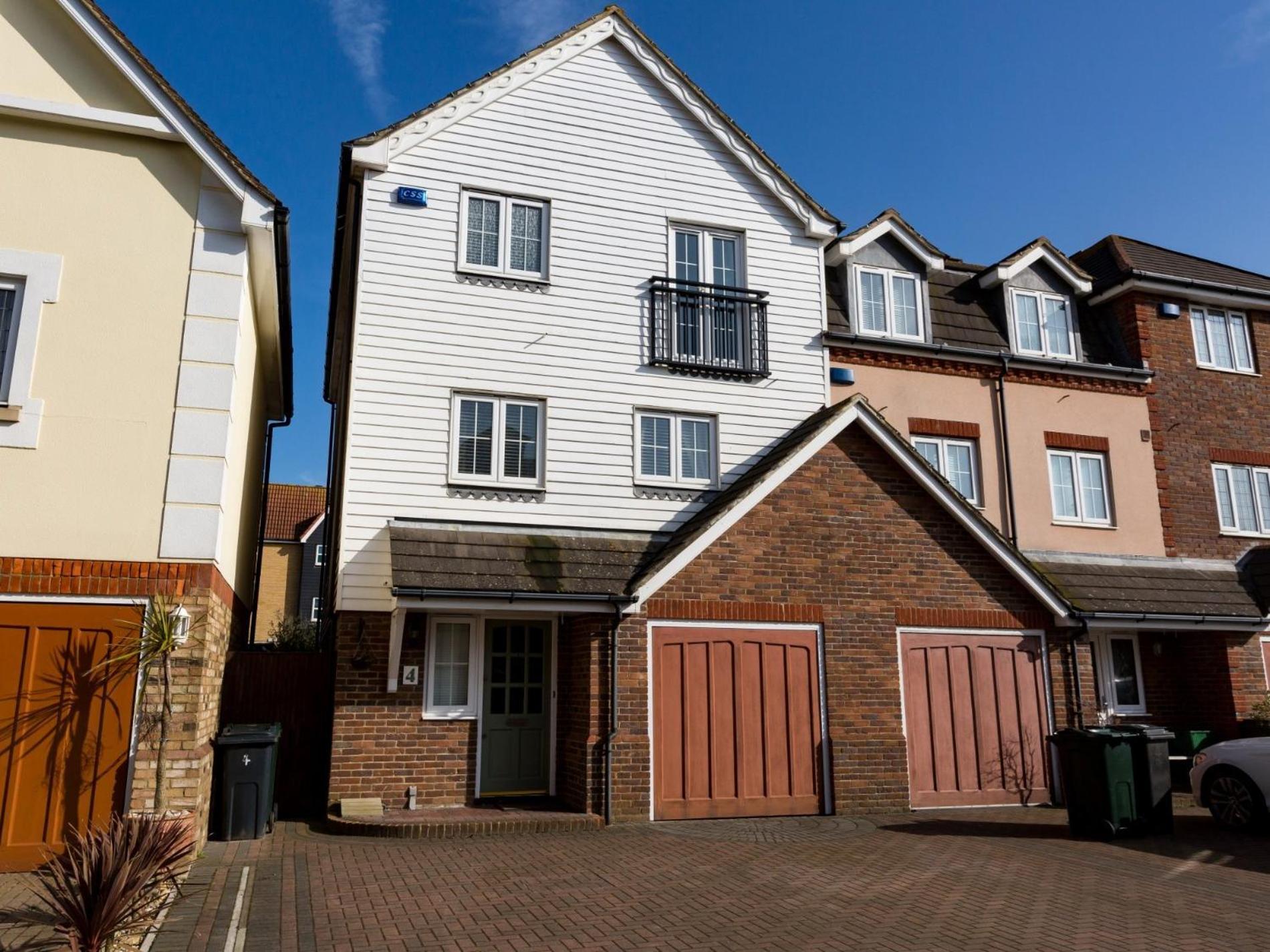3 Bed In Ehc32 Eastbourne