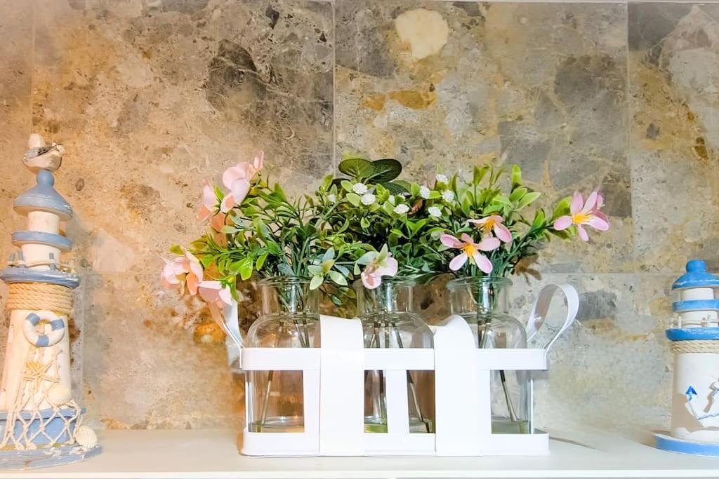 The Three Musketeers, Porthos Apartment *
