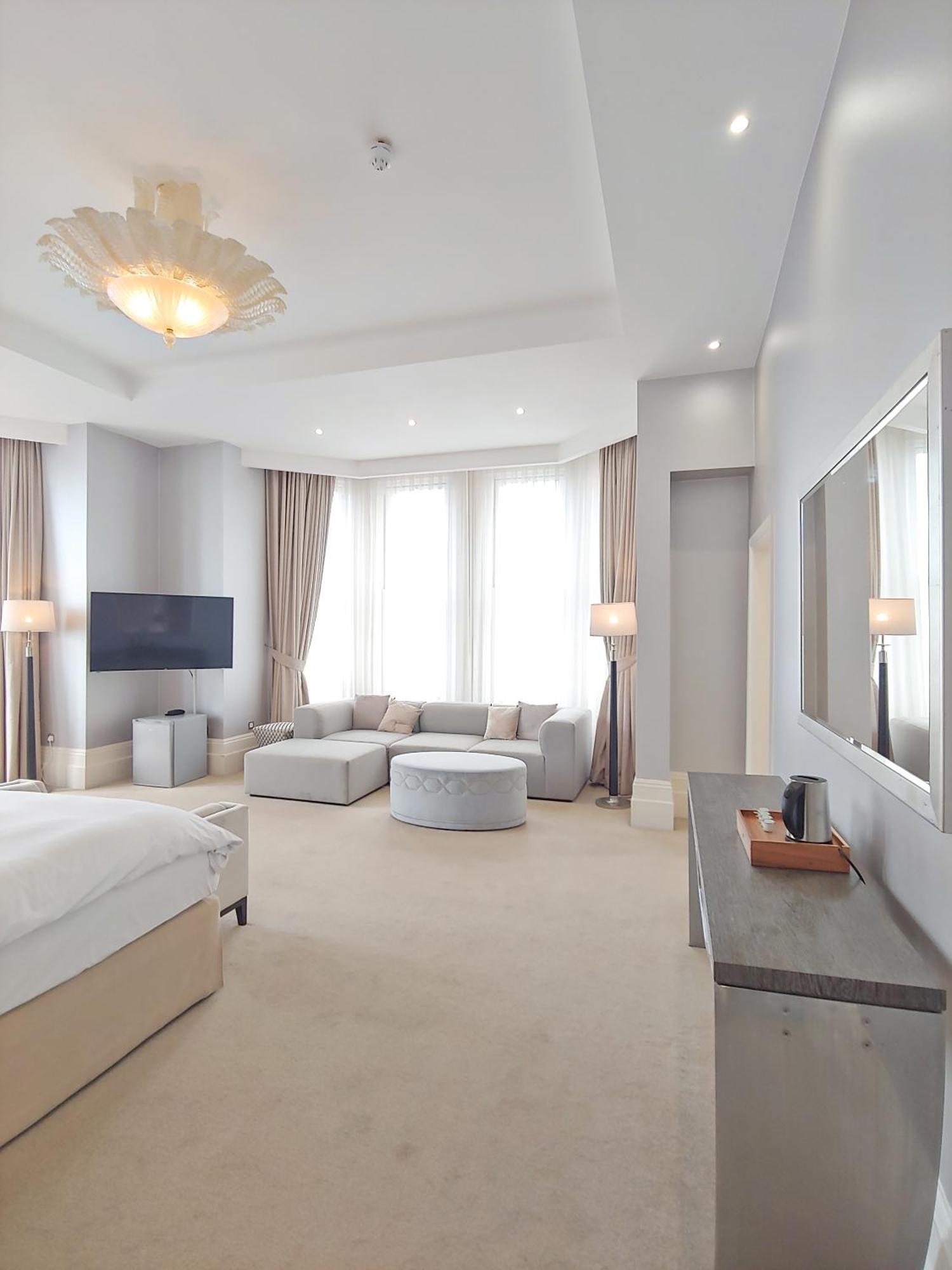 The Chatsworth 5*