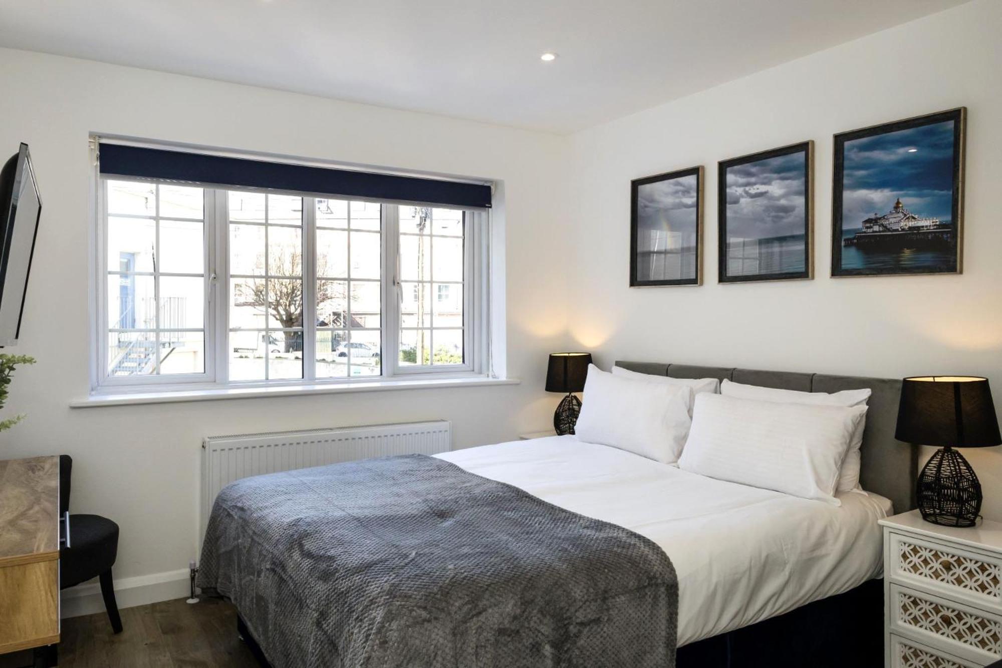 Pier View - Stylish Flat With Sea Views * Eastbourne