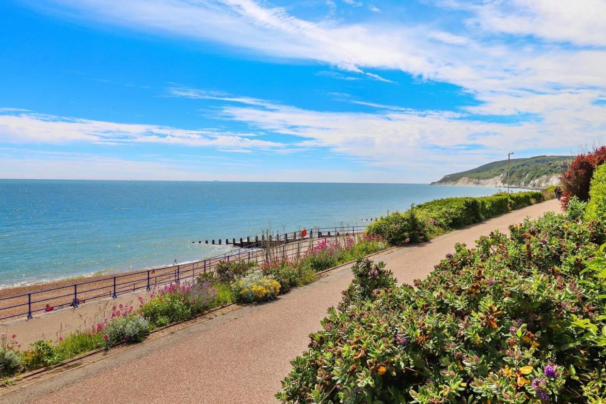 Modern Elegance By The Seaside Retreat Eastbourne